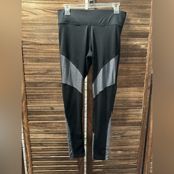 PINK Victoria's Secret Pants - PINK Victoria’s Secret Ultimate Leggings